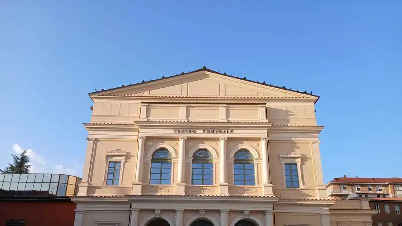 L'Aquila riabbraccia il suo Teatro Comunale