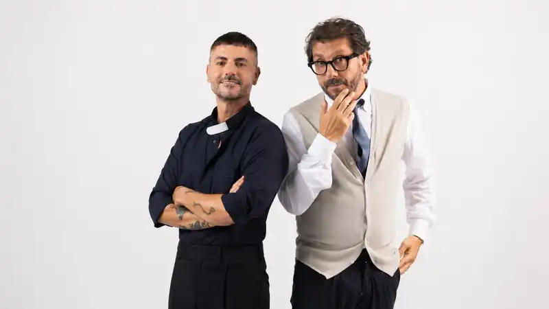 Gianni Fiorellino torna a teatro con "'A voce d'e criature — Il musical"